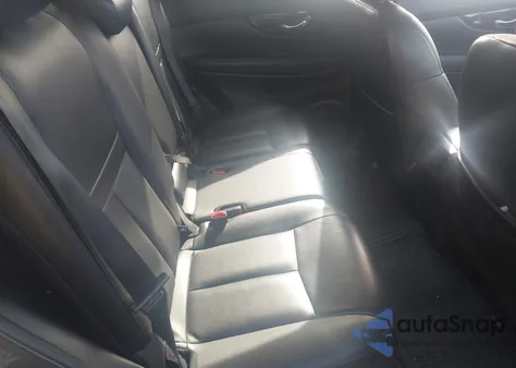 2020 Nissan Rogue Sl Intelligent Awd z USA, uszkodzony, nr VIN 5N1AT2MV9LC747382